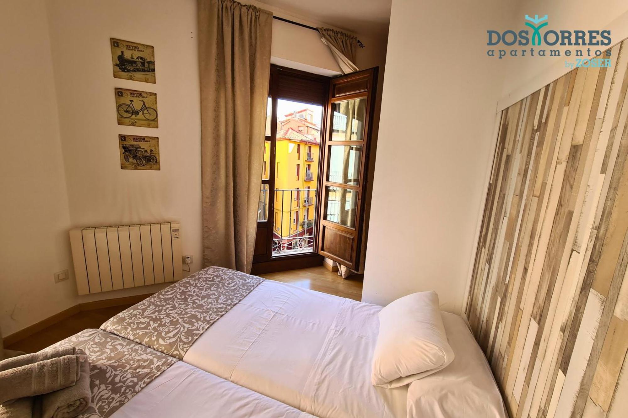 Dos Torres Pilar Suites- Balcones Con Vistas A La Ciudad Zaragoza Bagian luar foto